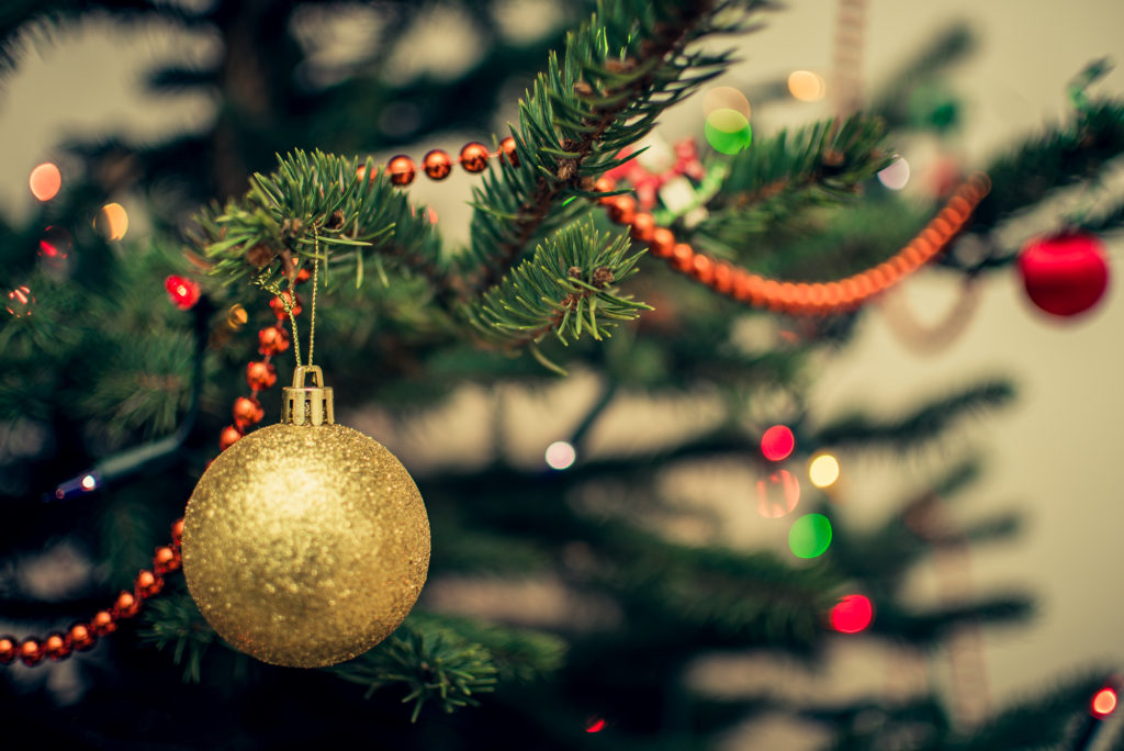Keep your Christmas tree ornaments simple and tasteful if you're trying to sell your home over the holidays | Powell Realtors Blog | Eastern Shore Real Estate